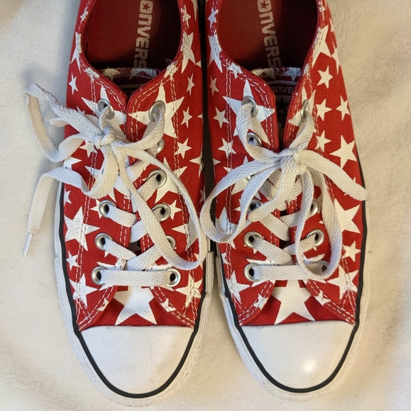 Red and white star spangled converse
Low top
Sz 7